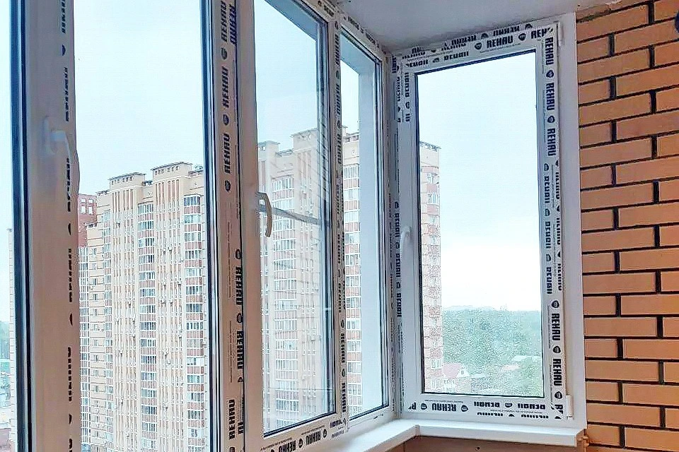 Остекление балкона пластиковыми окнами - фото - 4